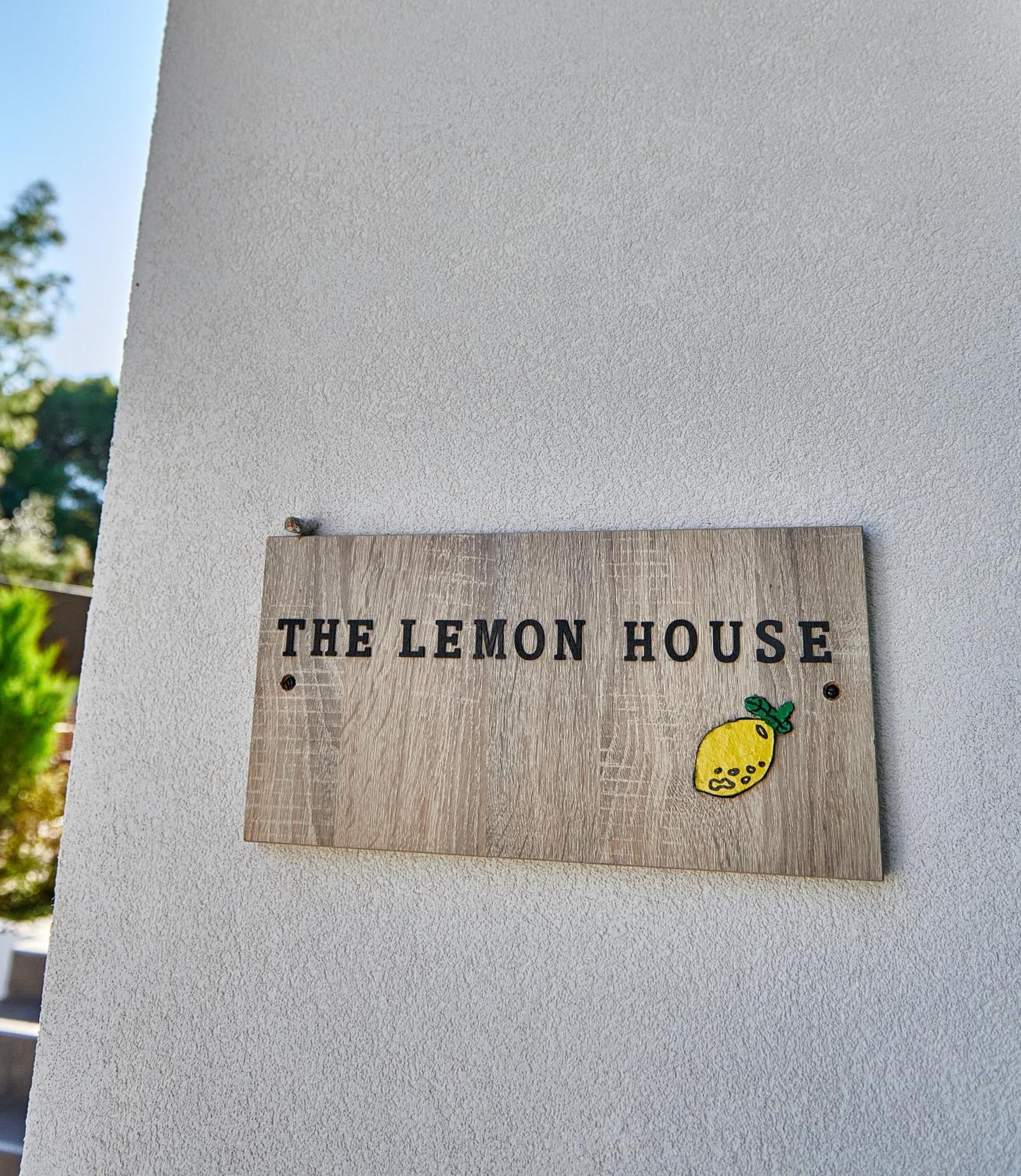 The Lemon House Appartement Artemida  Buitenkant foto